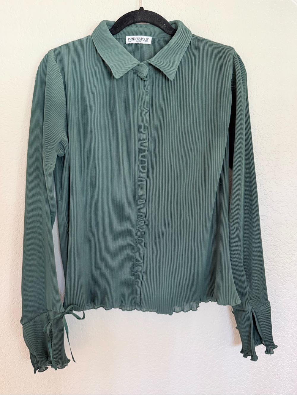 Princess Polly Sage Green Plisse Collared Blouse Size 4
